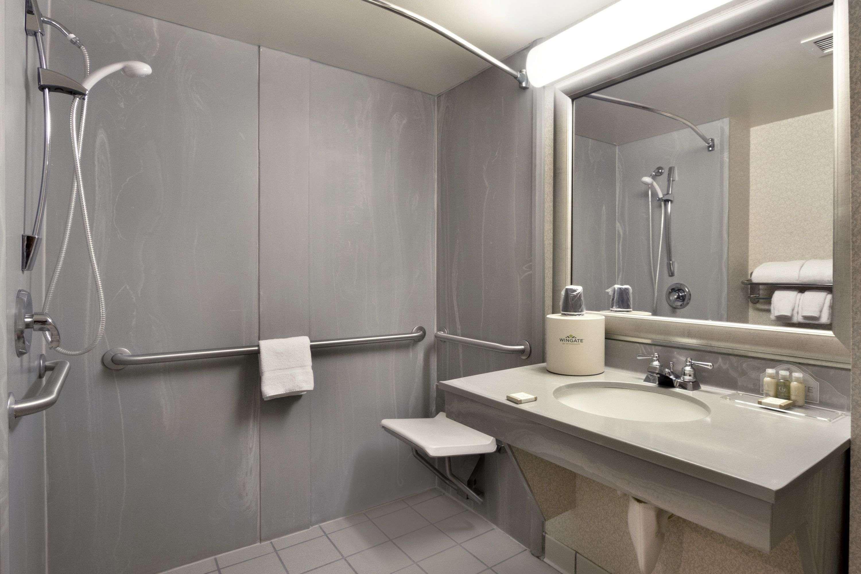 Hotel Wingate By Wyndham Eisenhower 3*