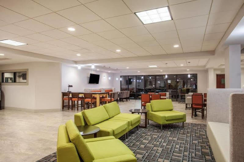 Wingate By Wyndham Eisenhower Hotel